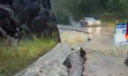 Kocaeli’de yağış sonrası kriz: Yol kullanılamaz hale geldi
