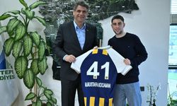 Mervan Yiğit’ten Başkan Kocaman’a anlamlı hediye