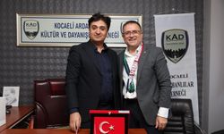 Derince Belediye başkanı Sertifika Gökçe Ardahanlılar Derneği’ni ziyaret etti