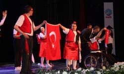 Özel Bireylerin Renkli Sahnesi