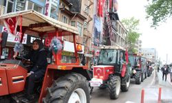 Çiftçilerden Festival Gibi Yürüyüş! Traktörlerle Geldiler