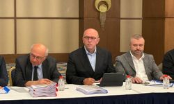 Kravatı çıkardı, mesajı verdi: “Buradan eyleme gideceğiz”
