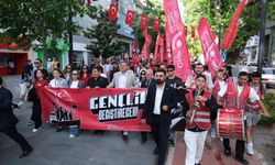 Kocaeli Gençlik Örgütleri’nden Coşkulu 19 Mayıs Kutlaması