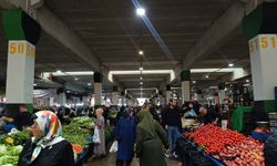 Doğu Kışla Pazarı'nda Bayram Yoğunluğu