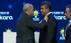 Sabah CHP'den İstifa Etti Öğlen Erdoğan'dan Rozet Aldı