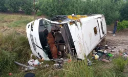 Tur Minibüsü Şarampole Yuvarlandı: 4 Ölü, 16 Yaralı