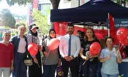 İYİ Parti İzmit İlçe Başkanlığı'na yürüyüş yolunda yoğun ilgi