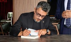Mevlüt Soysal imza gününde okurlarıyla buluştu