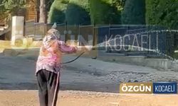 Tozdan bıktı, hortumu kaptı
