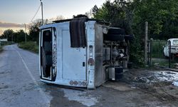 İşçi midibüsü tırla çarpışıp devrildi: 13 yaralı