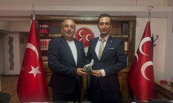 İlker Kazan, yeni ilçe başkanı Türeyen’e başarı diledi