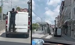 İzmit’te hareket hâlindeki aracın arkasında tehlikeli yolculuk