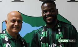 Kocaelispor, Show ile 3 Yıllık Sözleşme İmzaladı