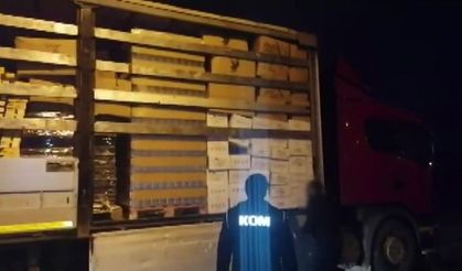 1 ton kaçak nargile tütünüyle yakalandı