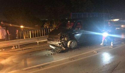 İzmit'te turist taşıyan minibüs kaza yaptı