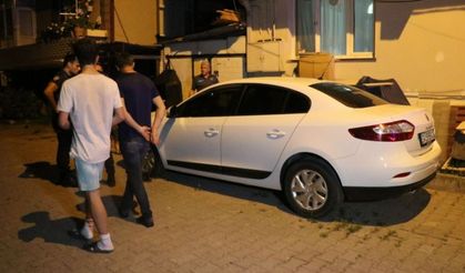 Moto kuryeleri uyaran ağabey ve kardeşi bıçaklandı