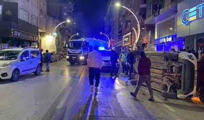 Duran araca çarptı, hastanelik oldu