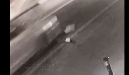 Yolun Ortasında Yatan Adam Böyle Ezildi