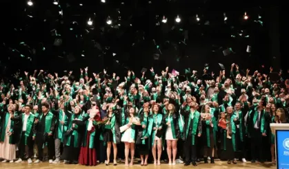 Mühendislik Fakültesi'nde coşkulu mezuniyet