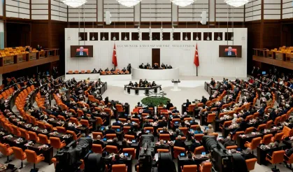 TBMM’de yoğun gündem: Vergi düzenlemesi ve bedelli askerlik teklifi görüşülüyor