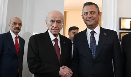 Devlet Bahçeli Özgür Özel'i Aradı!