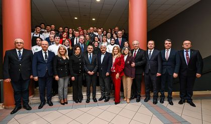 KOÜ’de Protokol ve Öğrenciler Aynı Sofrada