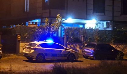 Çocuklarının Gözleri Önünde Önce Eşini Sonra Kendini...