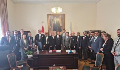 CHP Kocaeli Örgütü İmzaları Ensar Aytekin’e Teslim Etti!