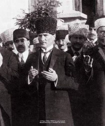 Atatürk’e Dua Edilmesine Tahammül Edemediler: Hizb-ut Tahrir’den Skandal Açıklama