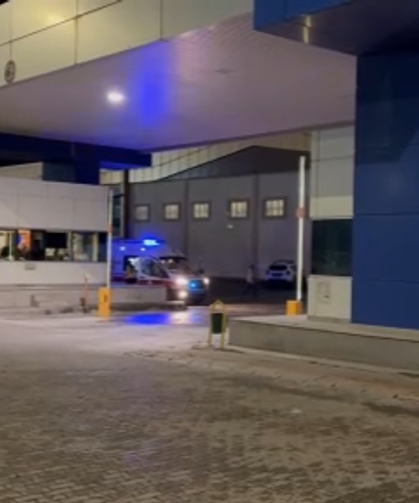 Tavuk Pilav Yediler, Hastaneyi Boyladılar