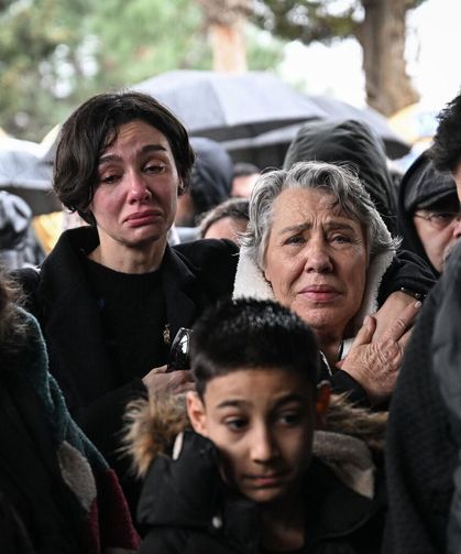 Ünlü Oyuncuya Gözyaşlarıyla Son Görev