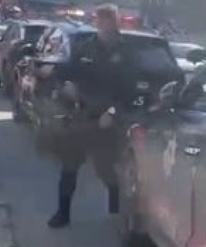 Polise Sokak Ortasında Bıçaklı Saldırı!