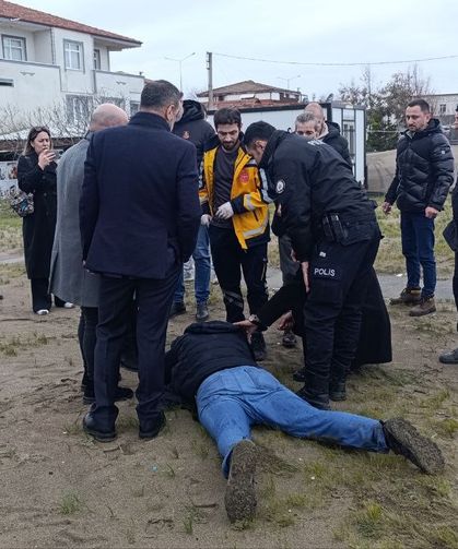 Kızını Göremeyen Baba Denize Atlamak İstedi