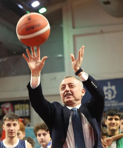 Başkan Büyükakın Hava Atışı Yaptı, Turnuva Başladı