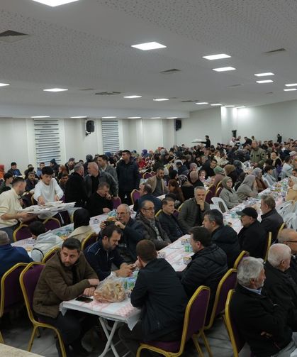 Kartepe’de Protokol ve Vatandaşlar İftar Sofrasında Buluştu