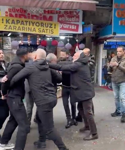 Zabıtaya Tekme Tokat Saldırı Kamerada