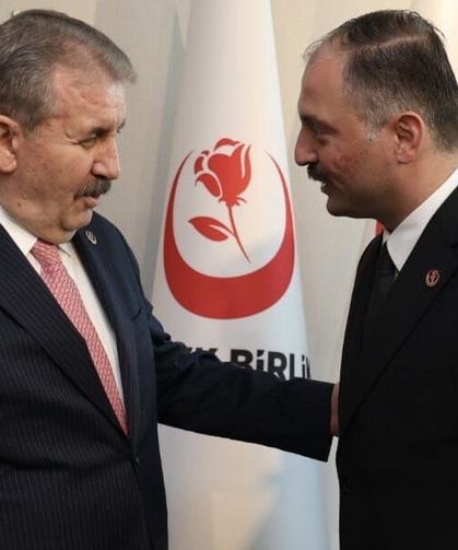 Küpçü, Genel Başkanın elini öptü: "Kocaeli'ne selamları var"