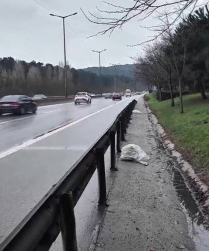 Yol kenarında ölü bebek bulundu