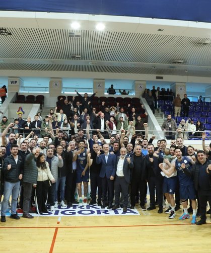 Çayırova Belediyesi tarih yazdı! Şampiyon olup Süper Lig’e yükseldi