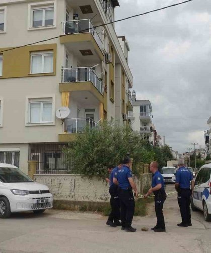 Annesine Kızdı Evi Kurşuna Dizdi!