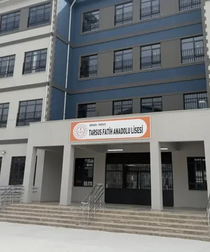 Bir Lisede Daha Alarm: Tabancayla Yakalandı