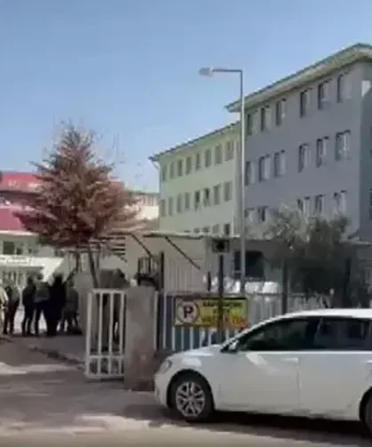 SON DAKİKA: Liseye Silahla Dalıp Taradılar! 7 Yaralı