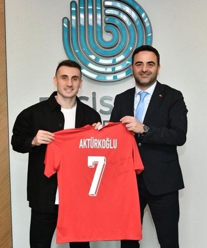 Dünya Kupası kahramanı Kerem’den Başkan Özlü’ye ziyaret