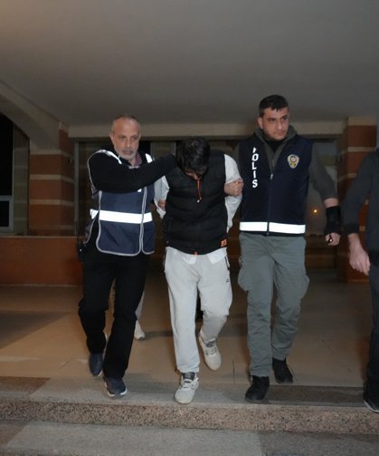 8 Aylık Hamile Eşini Öldürüp Cesediyle Yaşamış!