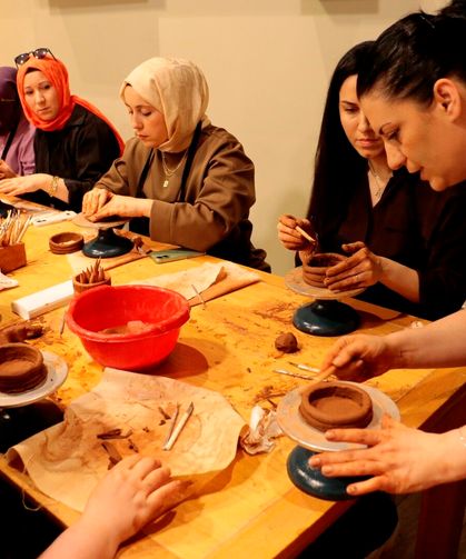 Çamurdan sanata uzanan eğitim Kocaeli’de yeniden başladı