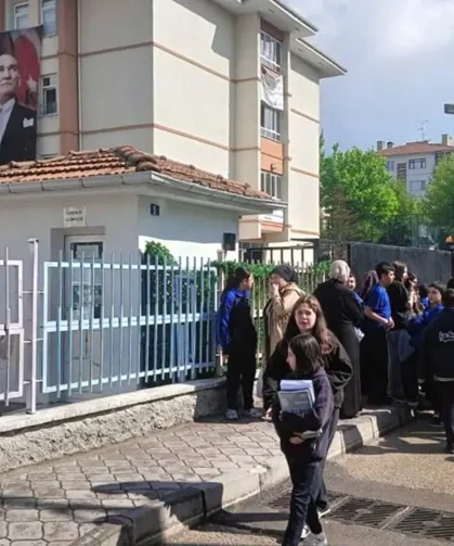 Beşinci Sınıf Öğrencisi Çantasında Tabancayla Okula Geldi