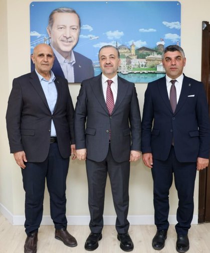 AK Parti’ye bir katılım daha: Rozeti Talus taktı