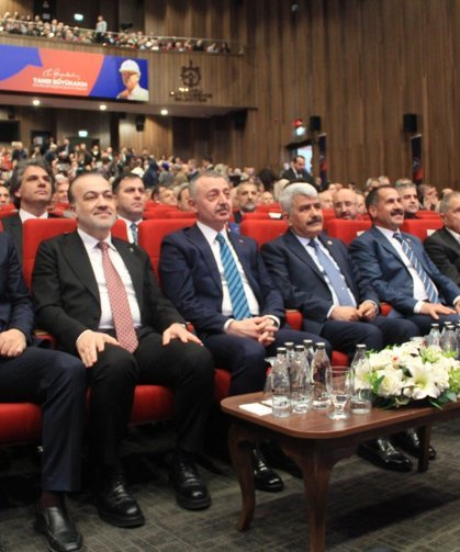 Başkan Büyükakın’ın sunumuna yoğun ilgi