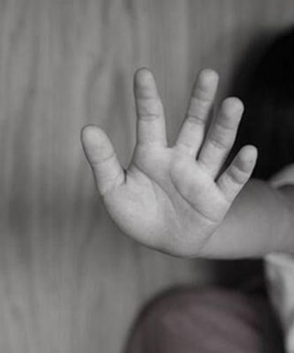 13 Yaşında İstismara Uğradı! Annesi Dahil 33 Kişi Tutuklandı