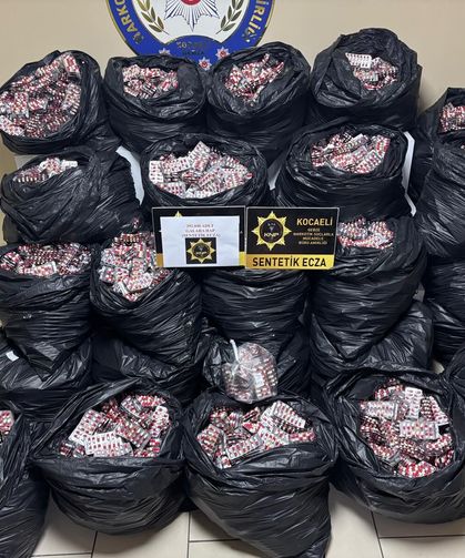 Kocaeli’de 300 Bin Sentetik Ecza Hap Yakalandı